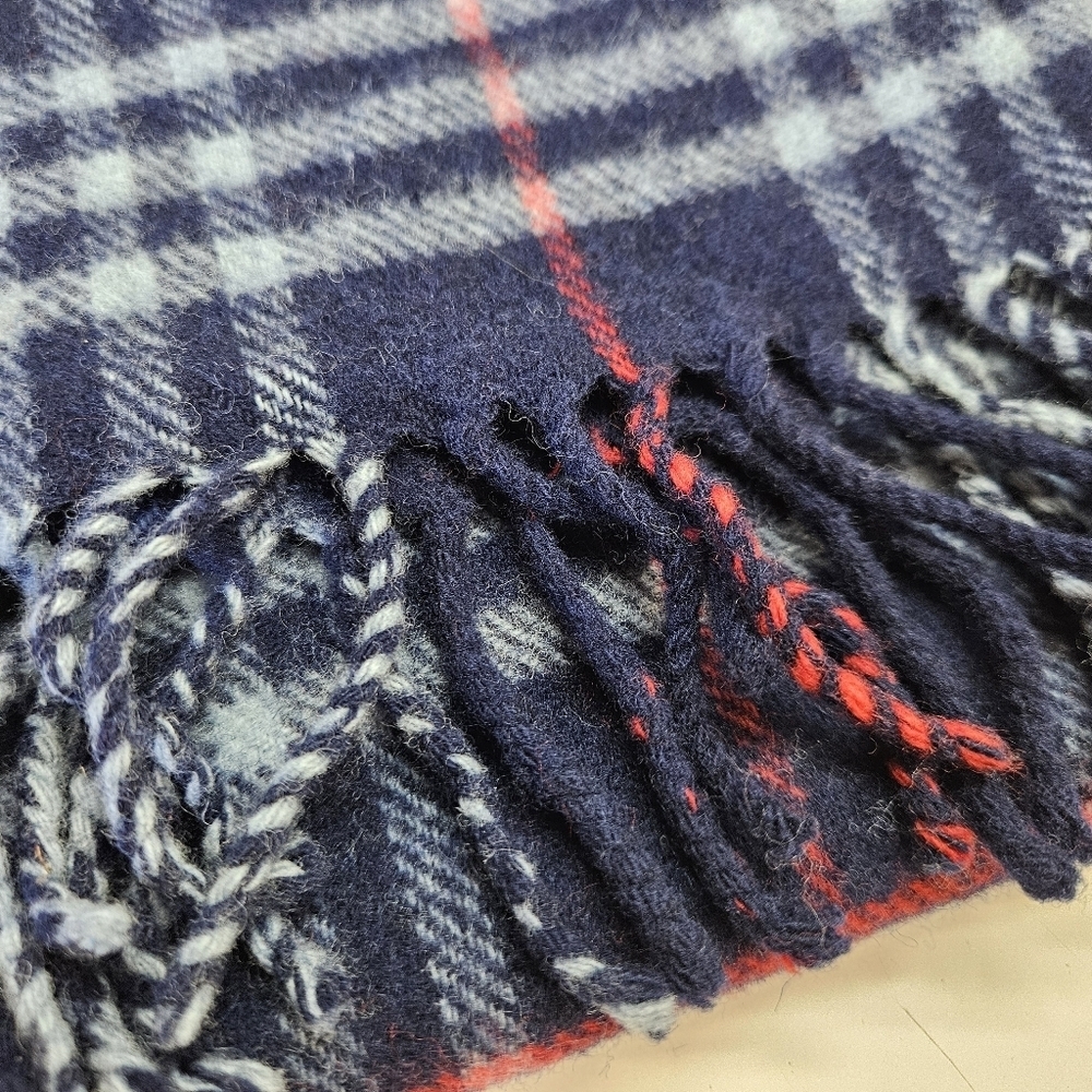 Burberry Navy Blue Plaid 100% Lambswool Wool Winter Fringe Scarf Unisex - Picture 5 of 5